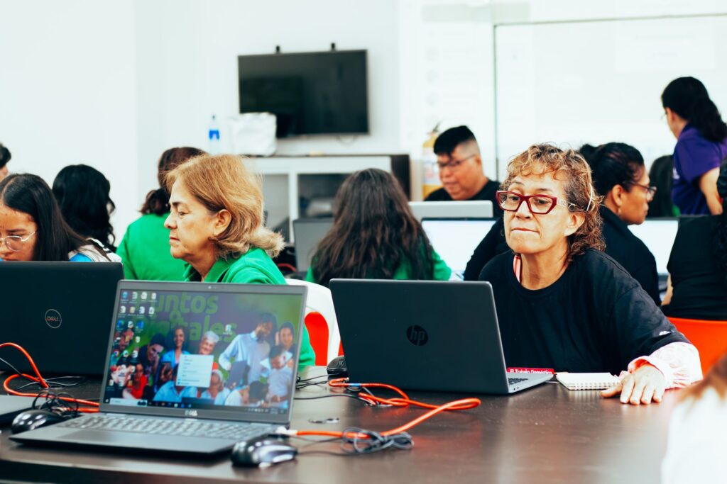 Formalización en Derechos para las Trabajadoras Domésticas – CARE Colombia